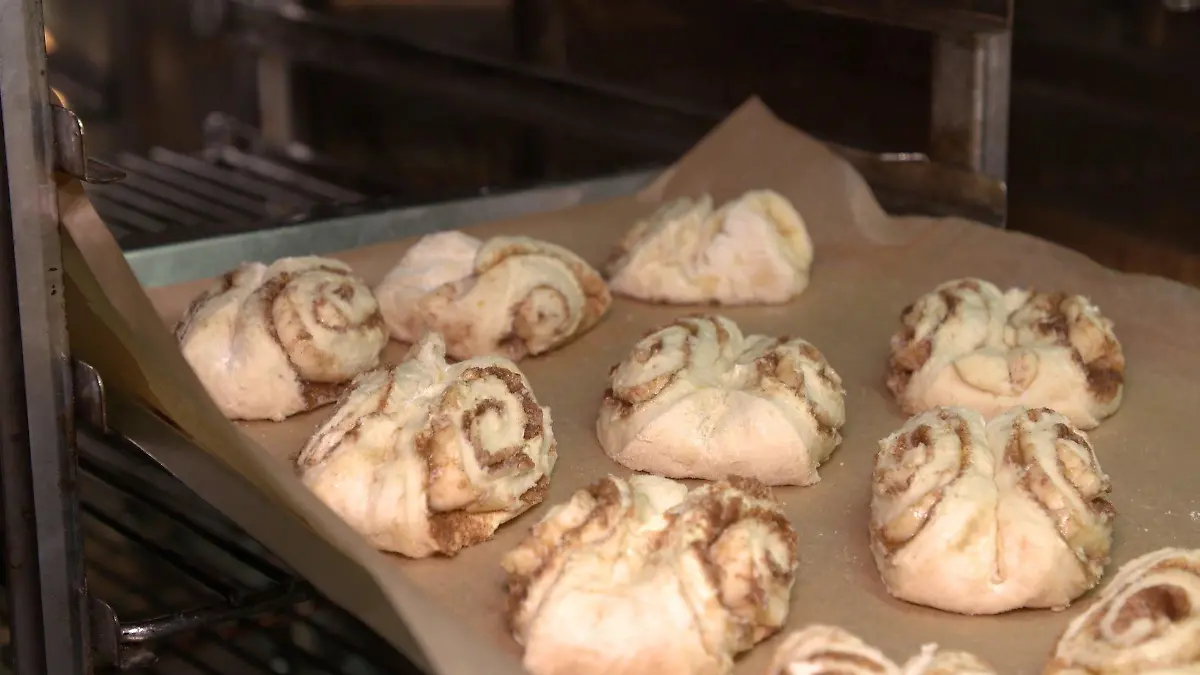 Die Franzbrötchen gehen in den Ofen