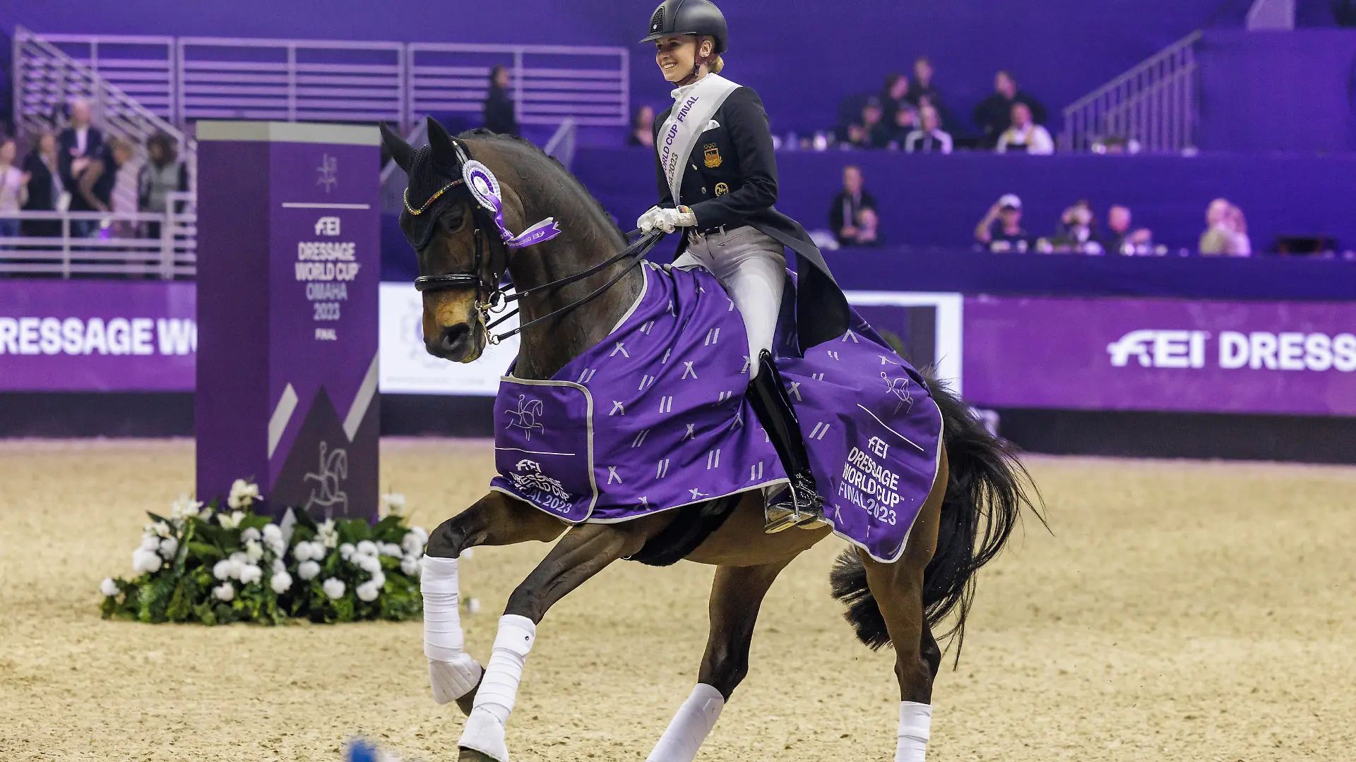 OMAHA - FEI World Cup Finals 2023, OMAHA - FEI World Cup Finals 2023 VON BREDOW-WERNDL Jessica GER, TSF Dalera BB Siegerehrung / Prize giving ceremony FEI Dressage World Cupâ Final - Grand Prix de Dressage presented by Havensafe Farm Omaha, CHI Health Center 05. April 2023 - *** OMAHA FEI World Cup Finals 2023, OMAHA FEI World Cup Finals 2023 VON BREDOW WERNDL Jessica GER , TSF Dalera BB Prize giving ceremony FEI Dressage World Cupâ Final Grand Prix de Dressage presented by Havensafe Farm Omaha, CHI Health Center 05 April 2023