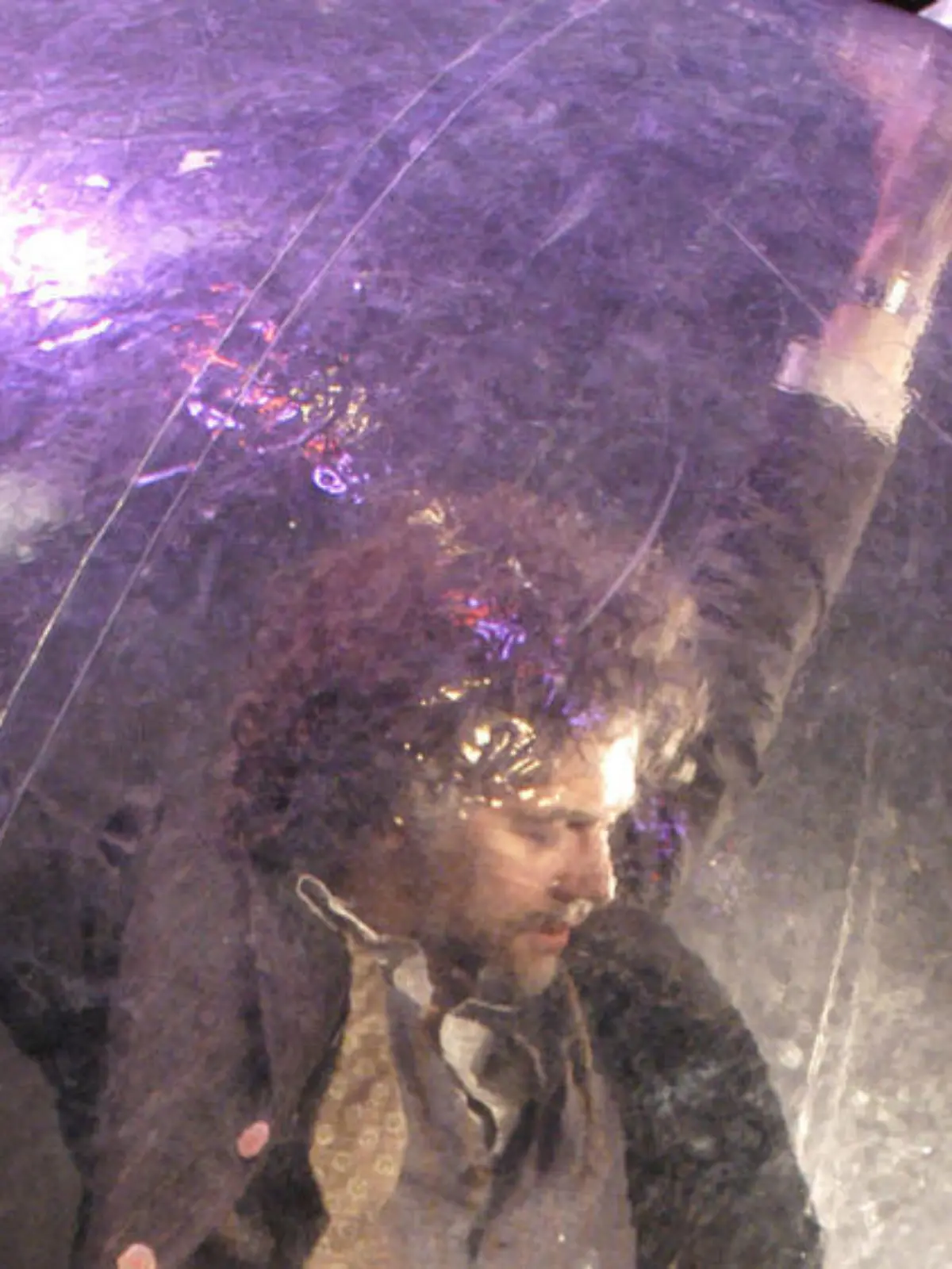 Irre Idee: Die Flaming Lips stecken Konzertbesucher in Plastikkugeln