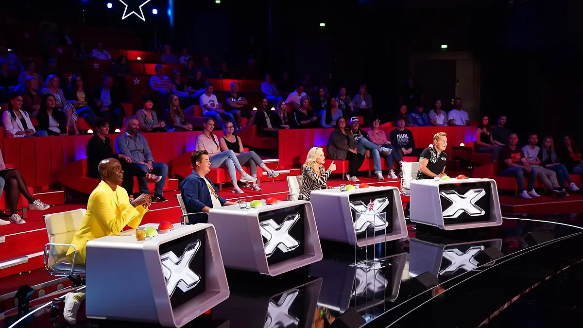 Dieter Bohlen, Bruce Darnell, Evelyn Burdecki und Chris Tall bilden die "Supertalent"-Jury