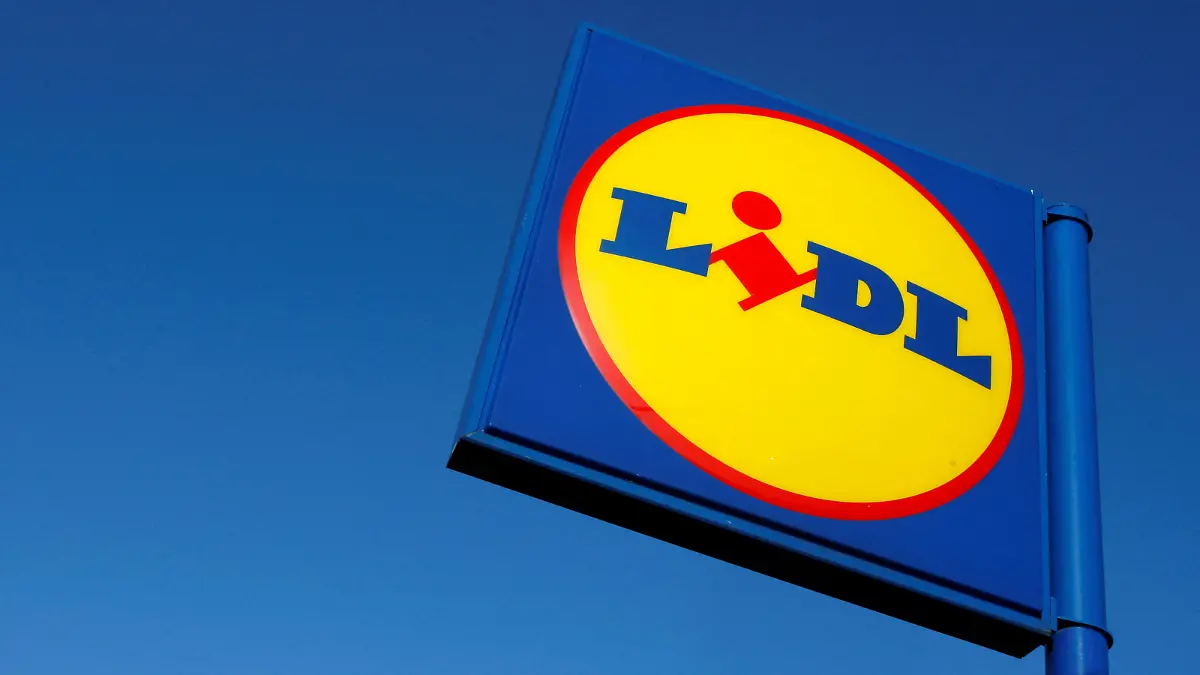 FILE PHOTO: A sign is seen outside a LIDL supermarket in London January 21, 2009. REUTERS/Stephen Hird/File Photo