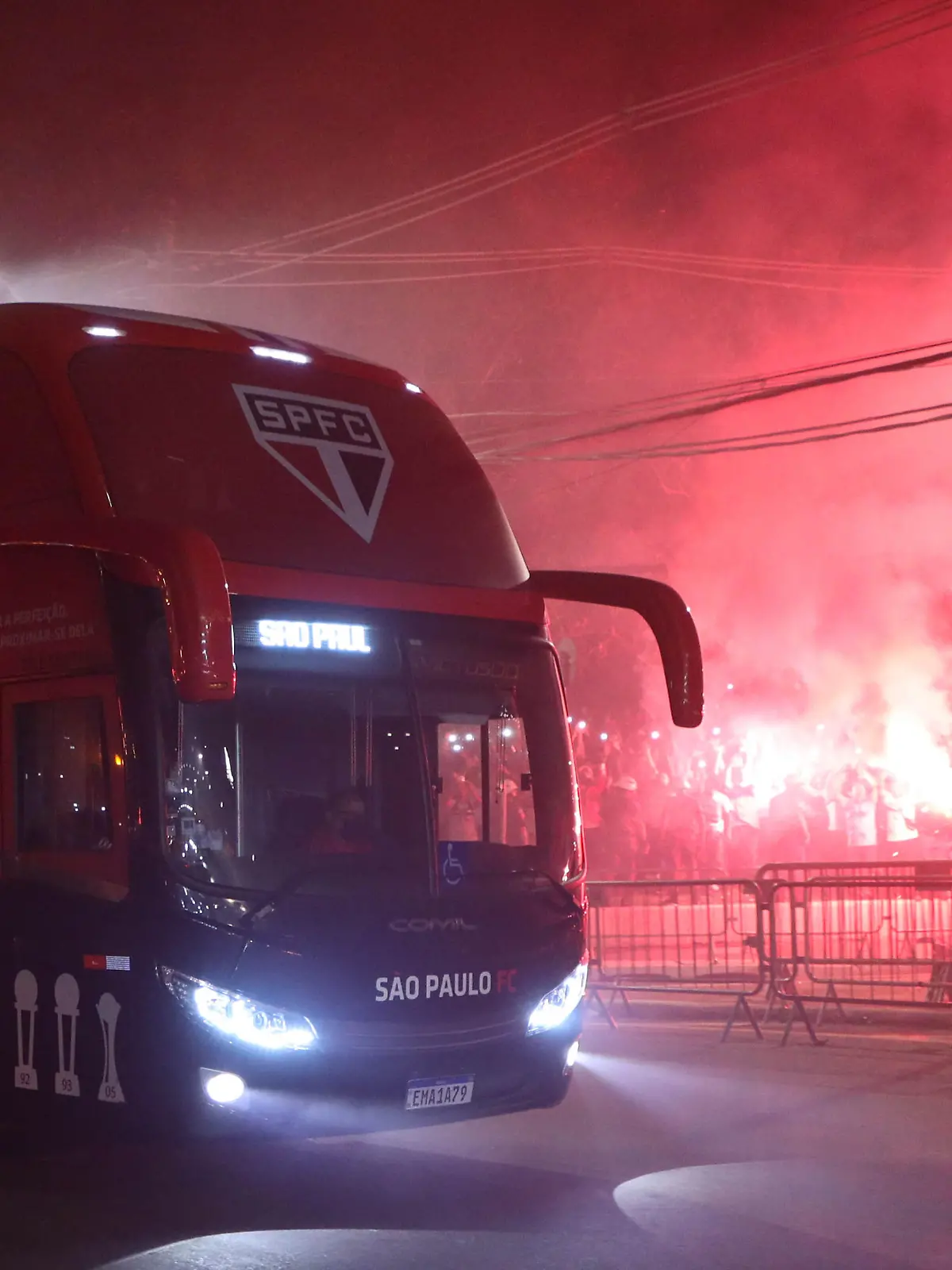 September 8, 2022, SAO PAULO, SAO PAULO, BRAZIL: Bus with SÃÂ£o Paulo players arrives at the stadium for a match against AtlÃÂ©tico Goianiense valid for the return game of the Copa Sudamericana semi-finals at the Cicero Pompeu de Toledo Stadium in the Morumbi neighborhood in the south of SÃÂ£o Paulo on Thursday night. fair, 08. (Credit Image: Â© William Volcov/ZUMA Press Wire