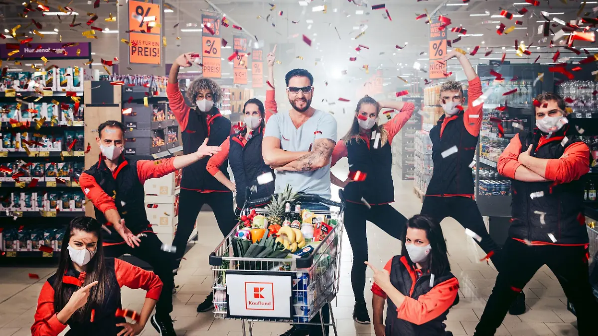 Michael Wendler macht Werbung für junges Gemüse.