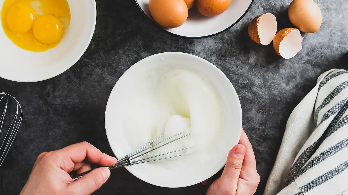 Eier zu Eischnee schlagen