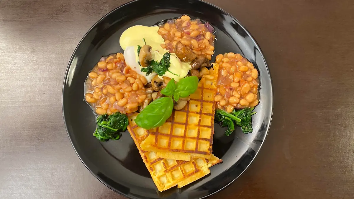 Baked Beans mit Waffeln