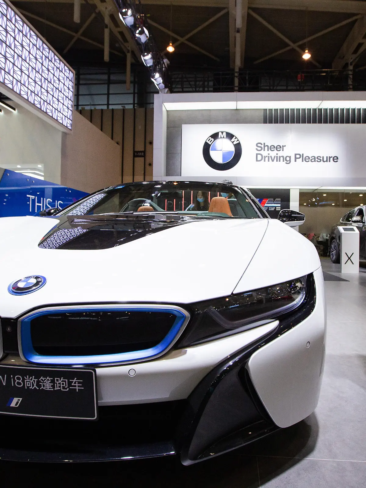 BMW i8