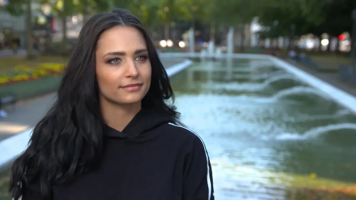 Beim Thema "Fake-Influencer" sind sich Bonnie & Amira einig Amira Pocher feiert Bonnie Strange für Ehrlichkeit