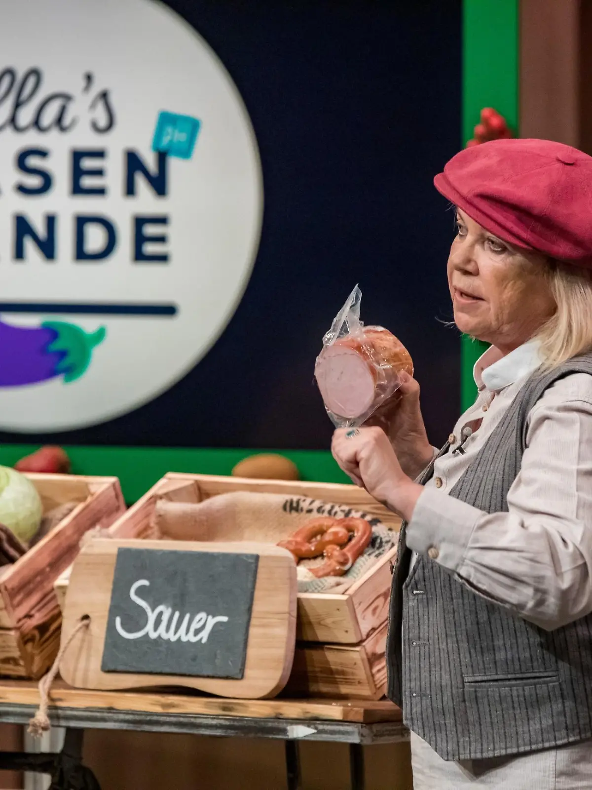 Ella della Rovere (Foto), Marcin Glowacki und Konrad Geiger präsentieren mit _Ellas Basenbande" 100% Säure-Base-basierte Fertiggerichte. Sie erhoffen sich ein Investment von 150.000 Euro für 15 Prozent der Anteile an ihrem Unternehmen.  Die Verwendung des sendungsbezogenen Materials ist nur mit dem Hinweis und Verlinkung auf TVNOW gestattet.