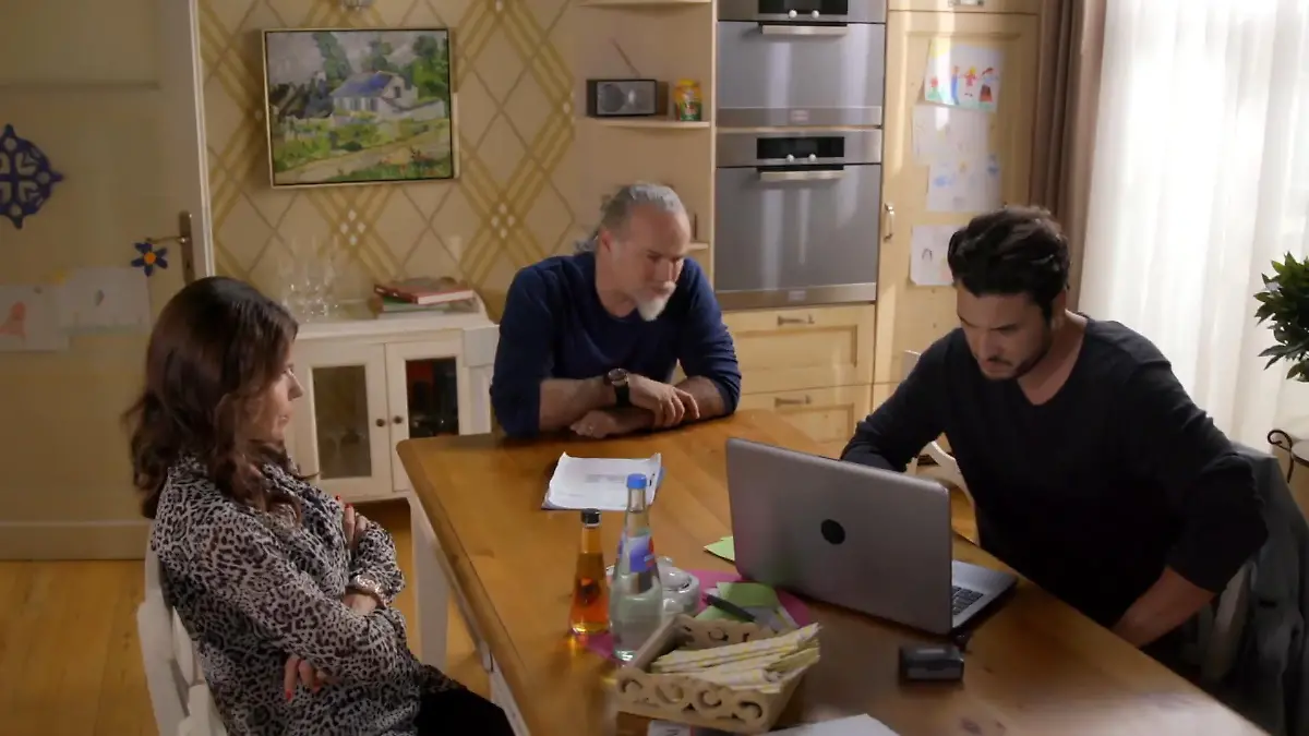 Robert bespitzelt Luke „Unter uns“-Folge vom 07.10.2020
