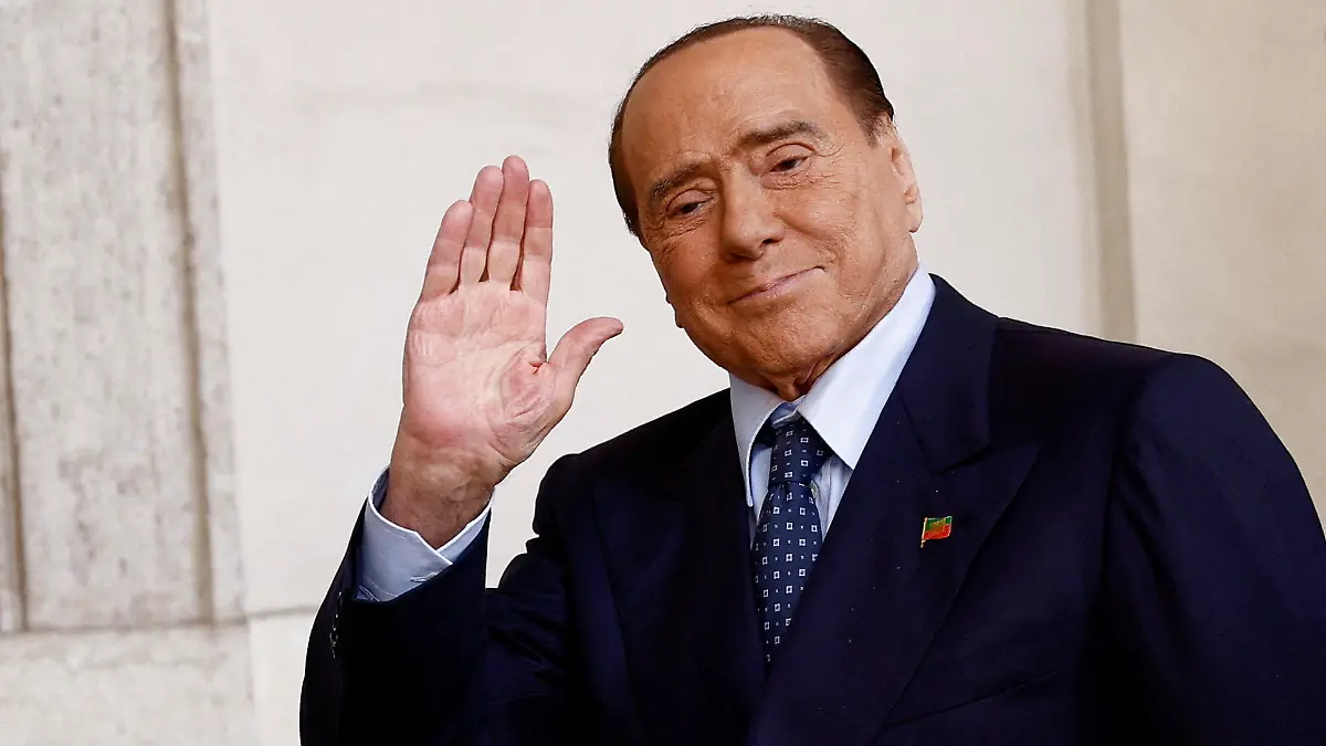 FILE PHOTO: Forza Italia leader and former Prime Minister Silvio Berlusconi arrives for a meeting with Italian President Sergio Mattarella at the Quirinale Palace in Rome, Italy October 21, 2022. REUTERS/Guglielmo Mangiapane/File Photo