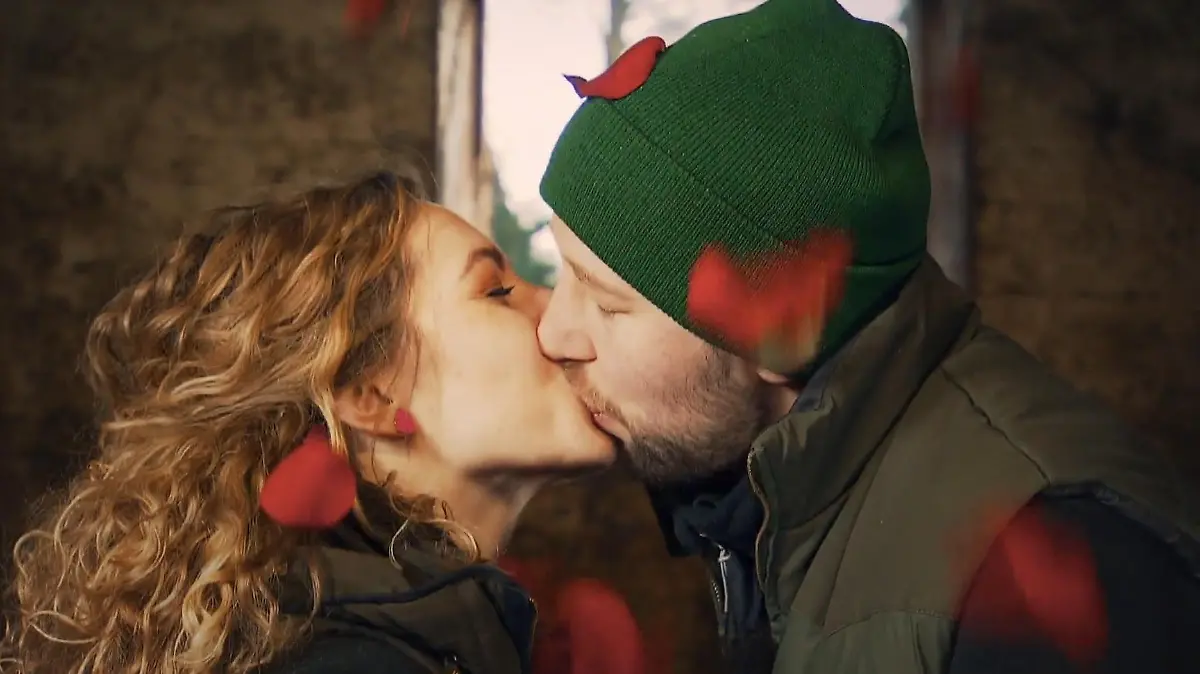 Er hat "JA" gesagt! Antje und Arne haben sich verlobt.