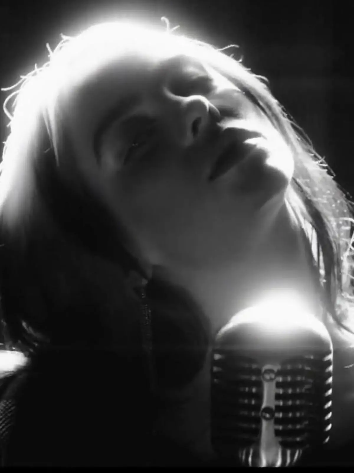 Billie Eilish veröffentlich Video zum Bond-Song