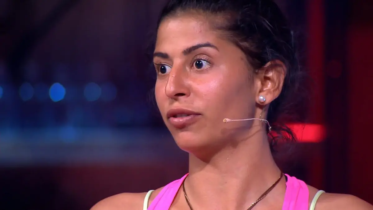 Bäm! Eva Benetatou schmeißt Andrej & Jenny raus Im Sommerhaus platzt die Bachelor-Bombe