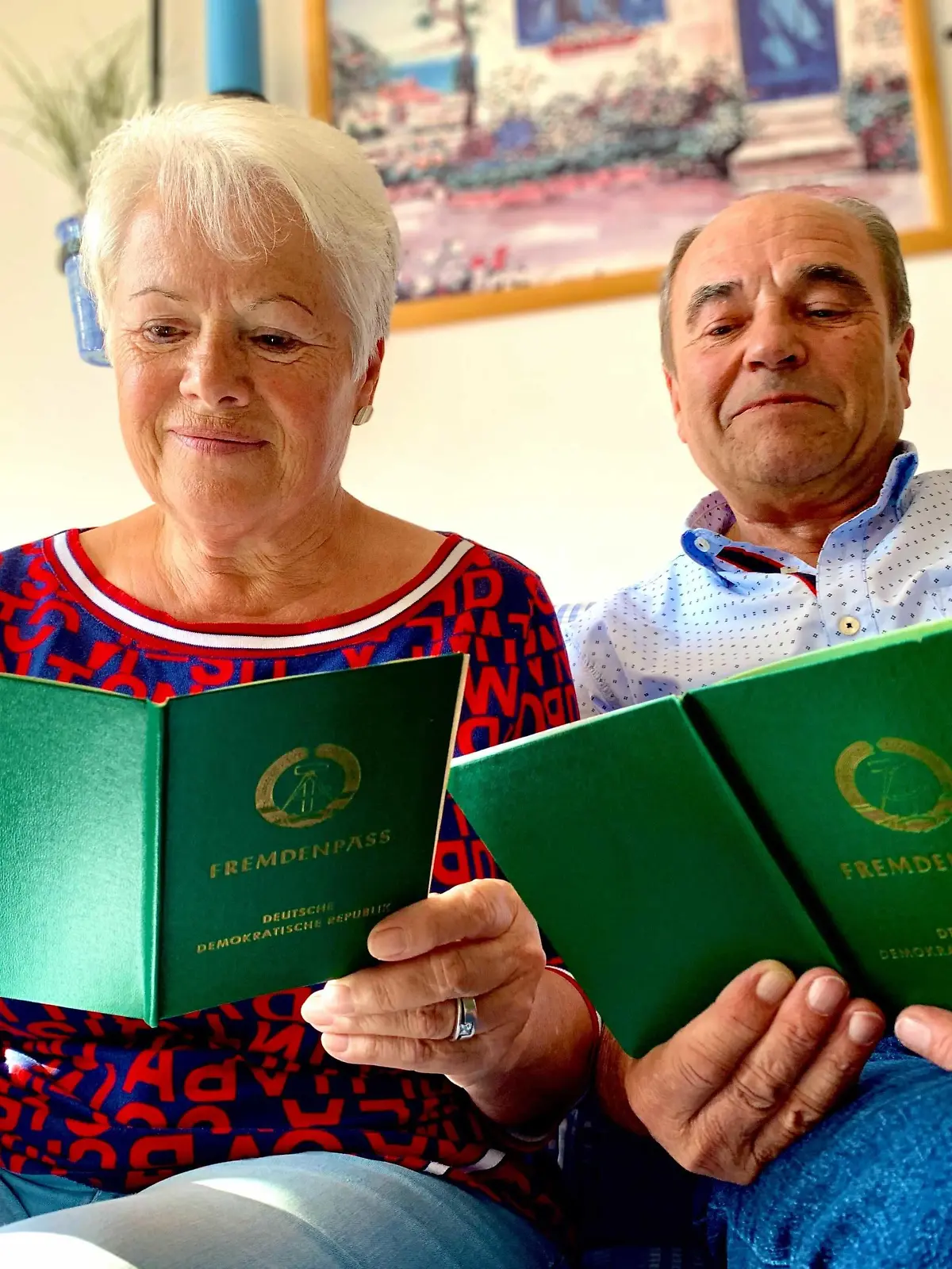 Ausreise genehmigt. Für diesen Eintrag im Fremdenpass mussten Marion und Hans-Peter drei Jahre lang kämpfen.