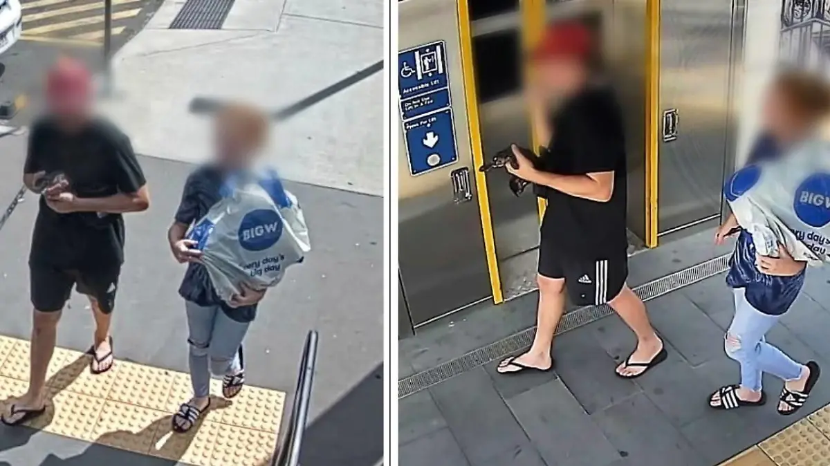 Diese Bilder zeigen, wie das Paar mit dem Schnabeltier in die U-Bahn geht.