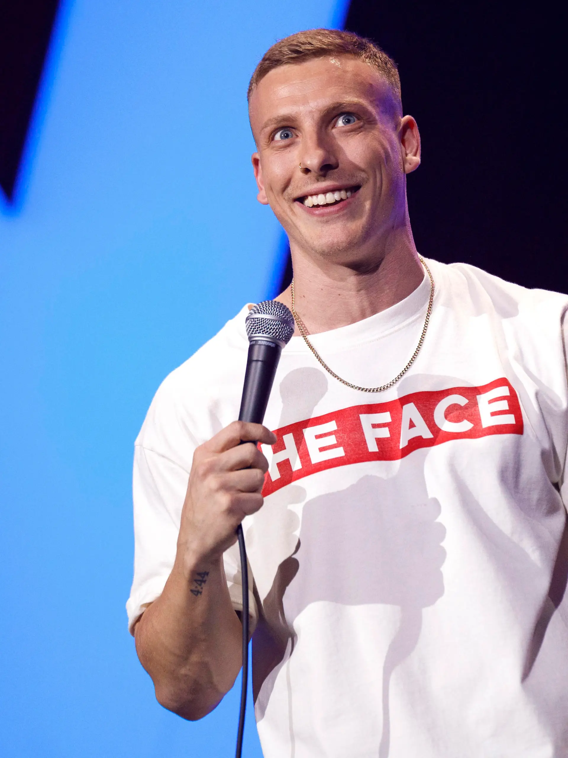 Felix Lobrecht bei der1Live Köln Comedy-Nacht XXL in der Lanxess Arena. Köln, 26.10.2019 *** Felix Lobrecht at the1Live Cologne Comedy Night XXL in the Lanxess Arena Cologne, 26 10 2019 Foto:xC.xHardtx/xFuturexImage