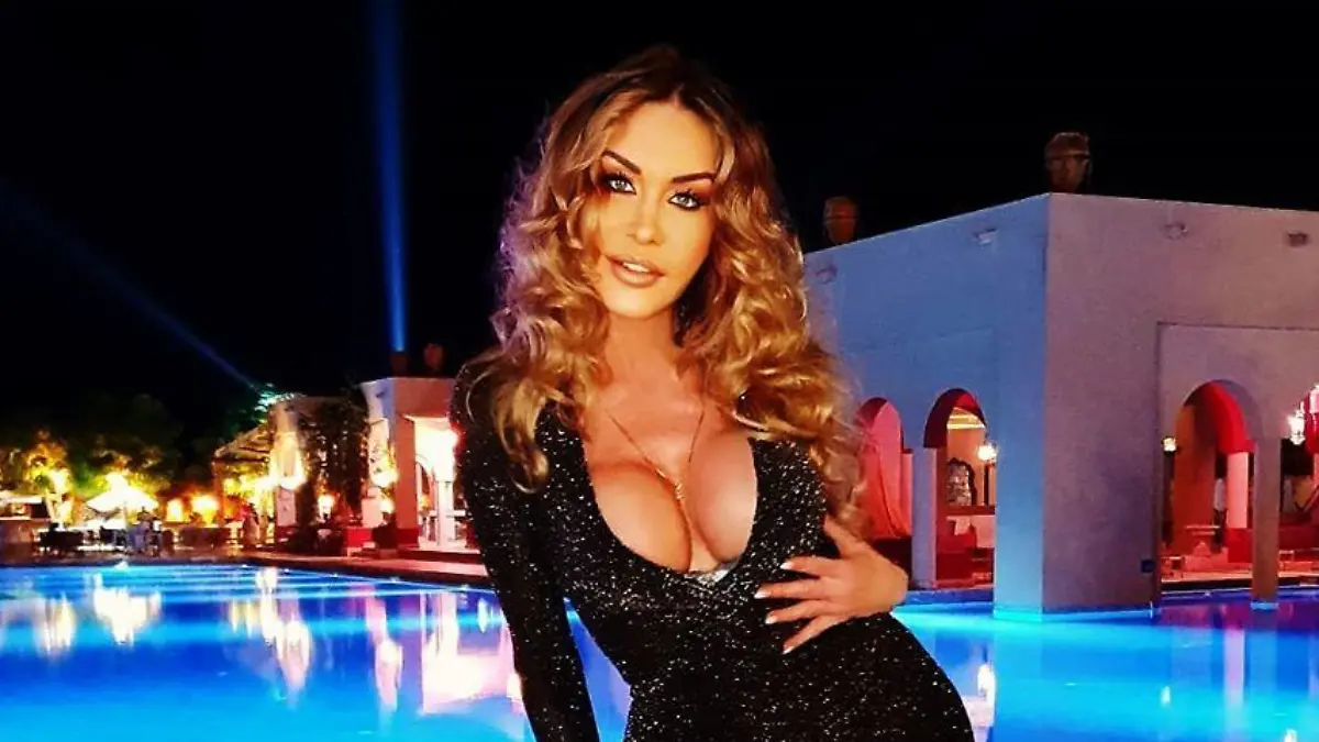 Dolly Buster lässt in der Türkei die Hüften kreisen.