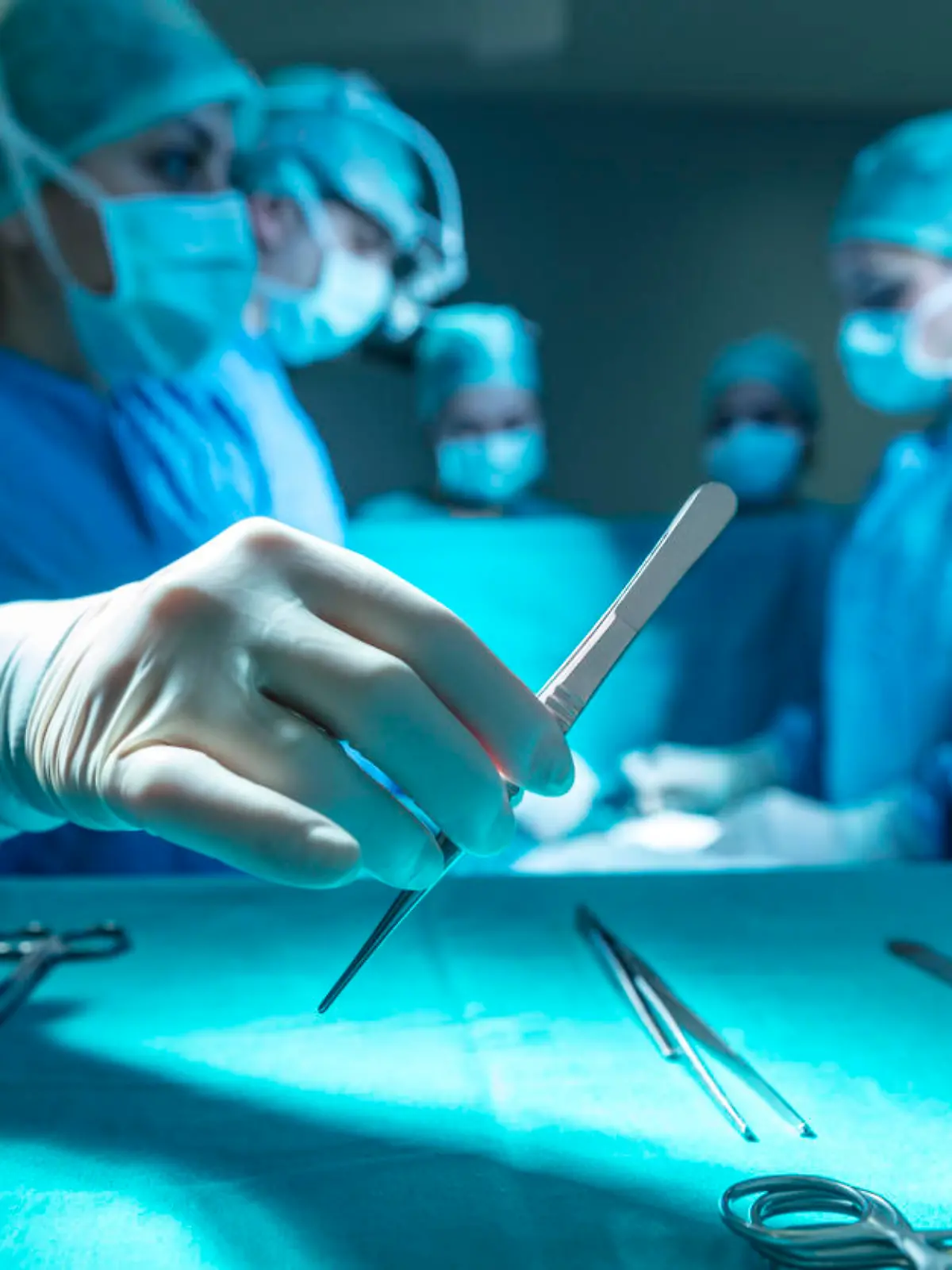 Eine 17-jährige Frau ist während einer Knie-Operation in einer Privatklinik in Niederbayern mehrmals aufgewacht.