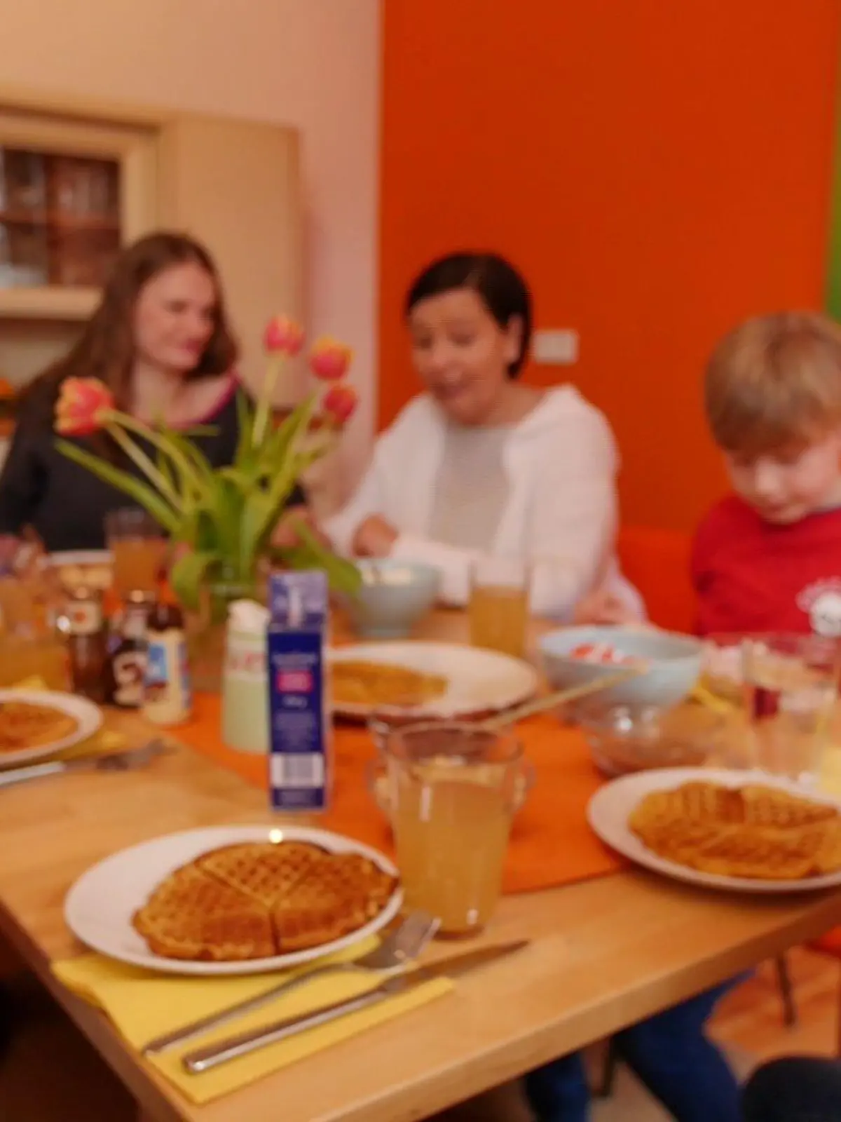 "Moki" Gründerin Annette Seydlitz mit einer Familie