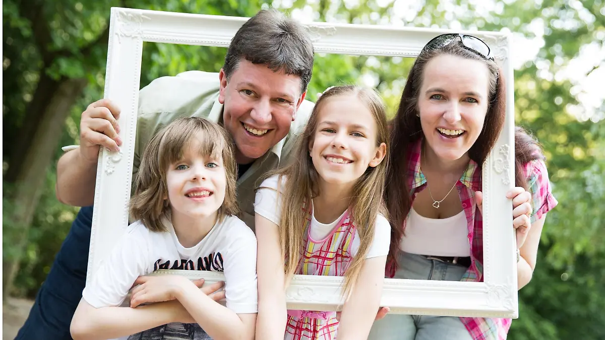 Dirk, Annett und ihre Kinder Katharina und Johannes sind glücklich