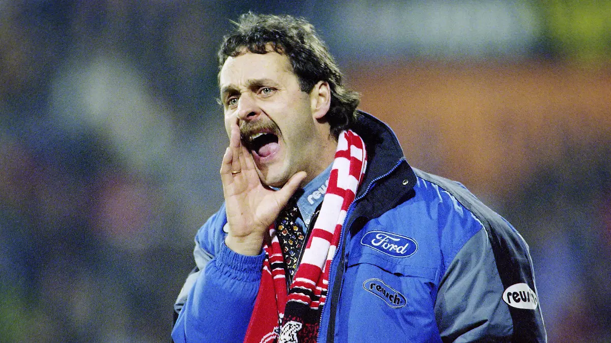  Fussball, Bundesliga, Deutschland, Herren, Saison 1996/1997, VfL Bochum - 1. FC Köln Trainer Peter Neururer KOE. Aktion, Einzelbild. *** Football, Bundesliga, Germany, Men, Season 1996 1997, VfL Bochum 1 FC Köln Coach Peter Neururer KOE action, single picture