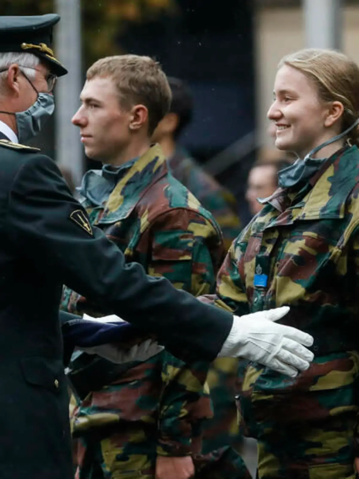 König Philippe von Belgien besucht Tochter Elisabeth beim Militär