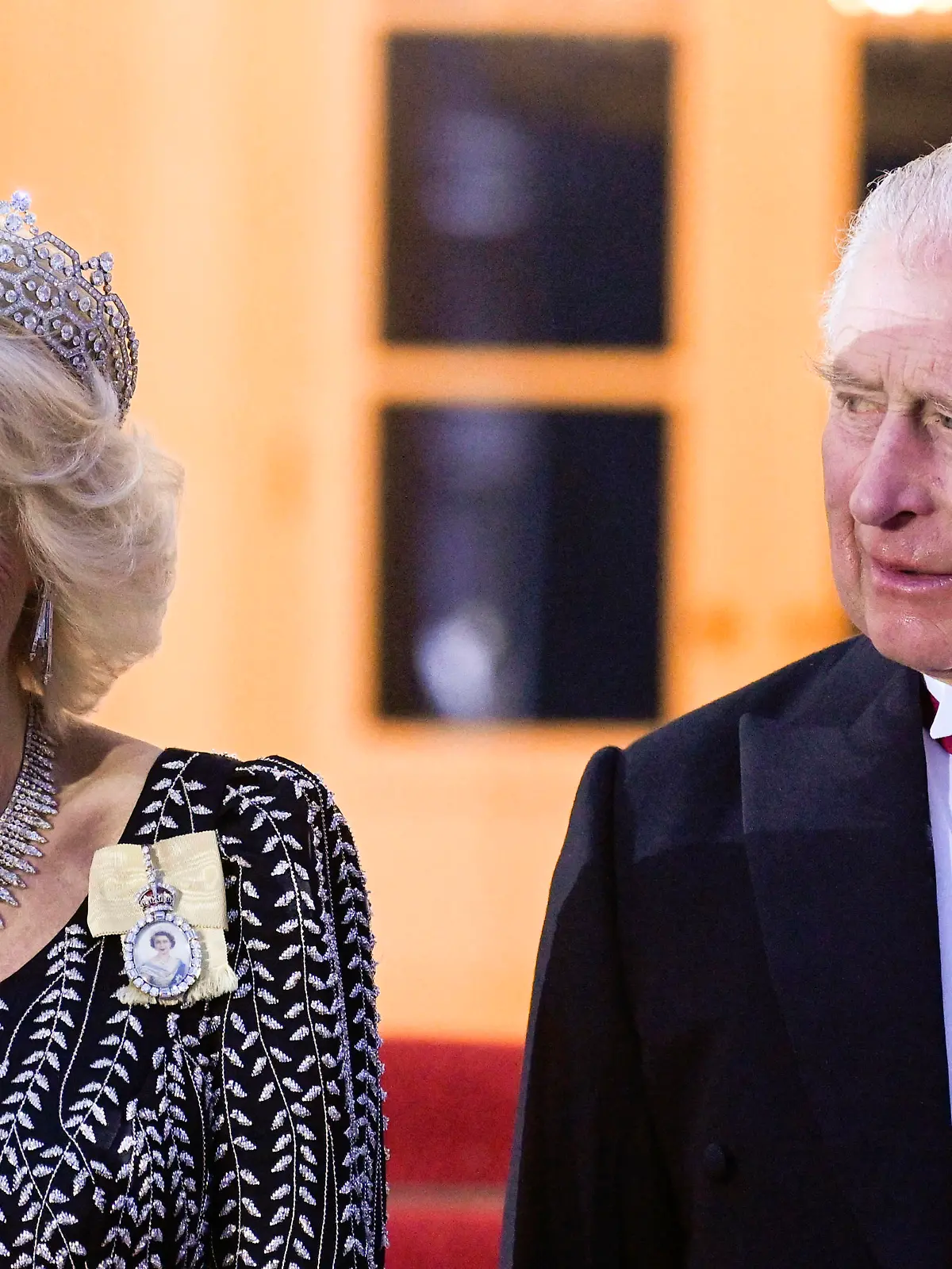 Königin-Gemahlin Camilla und König Charles III. bei der Ankunft zum Staatsbankett beim Bundespräsidenten anlässlich des Staatsbesuchs von König Charles III. und Königin-Gemahlin Camilla im Schloss Bellevue. Berlin, 29.03.2023

/ 290323

*** Royal Visit - Day 1: State banquet defilee at Schloss Bellevue , Berlin, Germany - 29 Mar 2023 ***

/ 290323

*** Royal Visit - Day 1: State banquet defilee at Schloss Bellevue , Berlin, Germany - 29 Mar 2023 ***