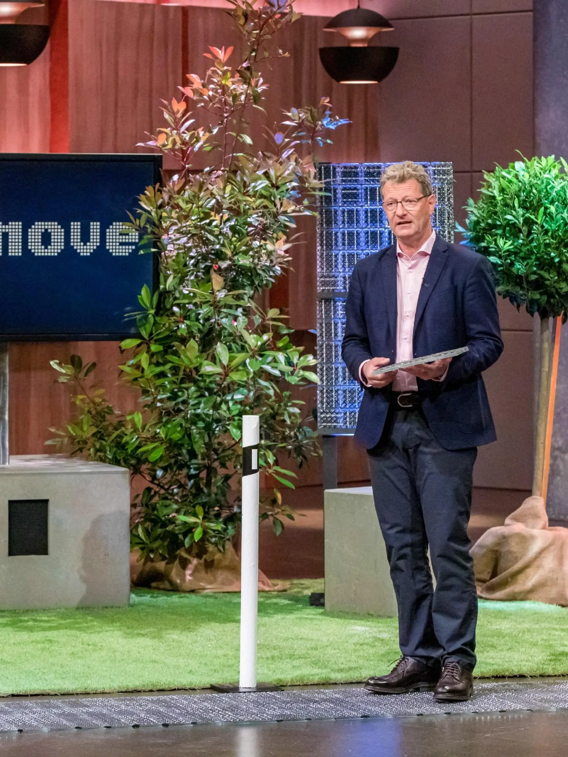 Donald Müller-Judex aus Berlin  präsentiert mit _Solmove" smarte Solarstrassen. Er erhofft sich ein Investment von 500.000 Euro für 10 Prozent der Anteile an seinem Unternehmen.   Die Verwendung des sendungsbezogenen Materials ist nur mit dem Hinweis und Verlinkung auf TVNOW gestattet.