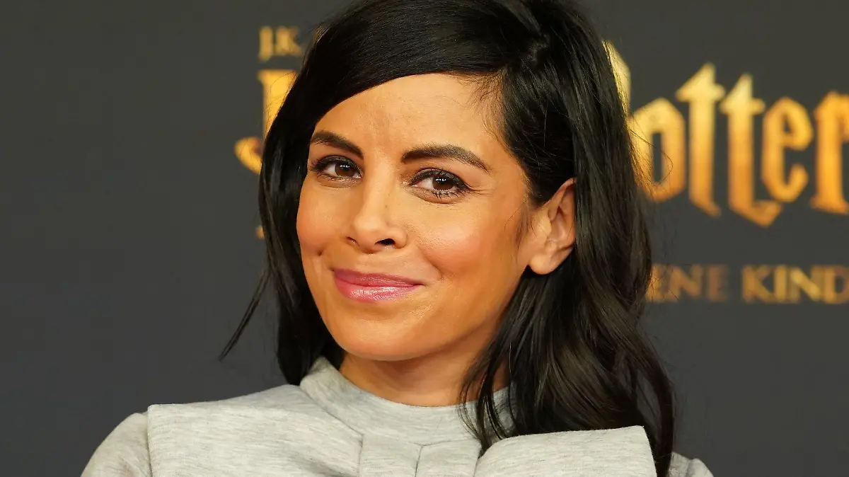 19.02.2023, Hamburg: Collien Ulmen-Fernandes, Moderatorin und Schauspielerin, geht über den roten Teppich zur Premiere der neu inszenierten Show "Harry Potter und das verwunschene Kind· im Mehr! Theater am Großmarkt. Foto: Marcus Brandt/dpa +++ dpa-Bildfunk +++