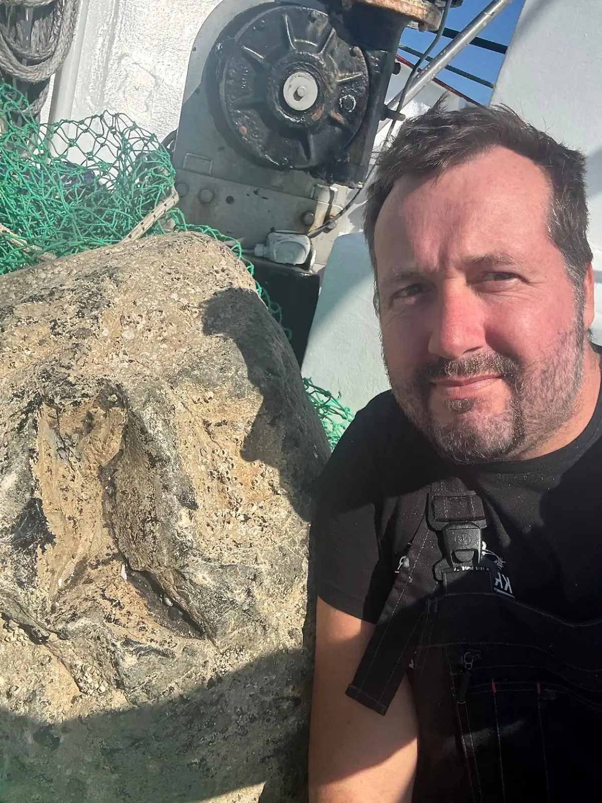 Bild zu: "Schatz aus der Tiefe? Krabbenfischer finden mysteriösen 70-Kilogramm-Brocken"