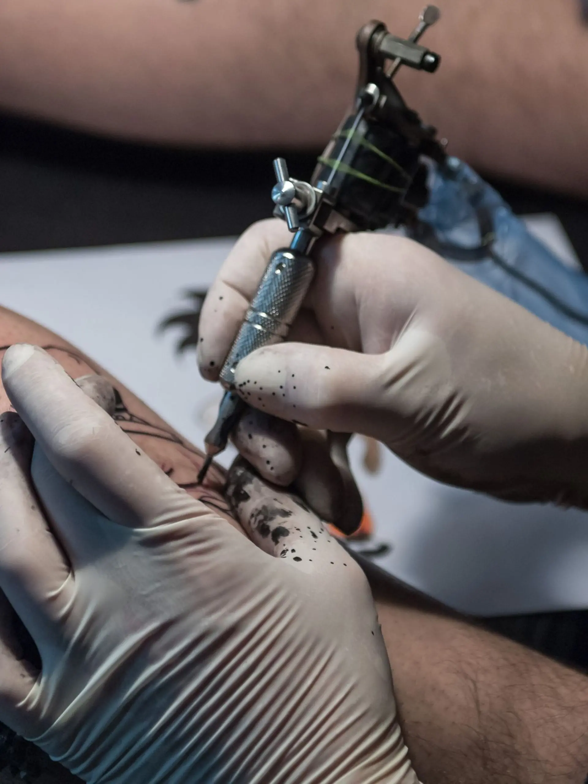 Bild zu: "Schützen Tattoos vor Hautkrebs?"