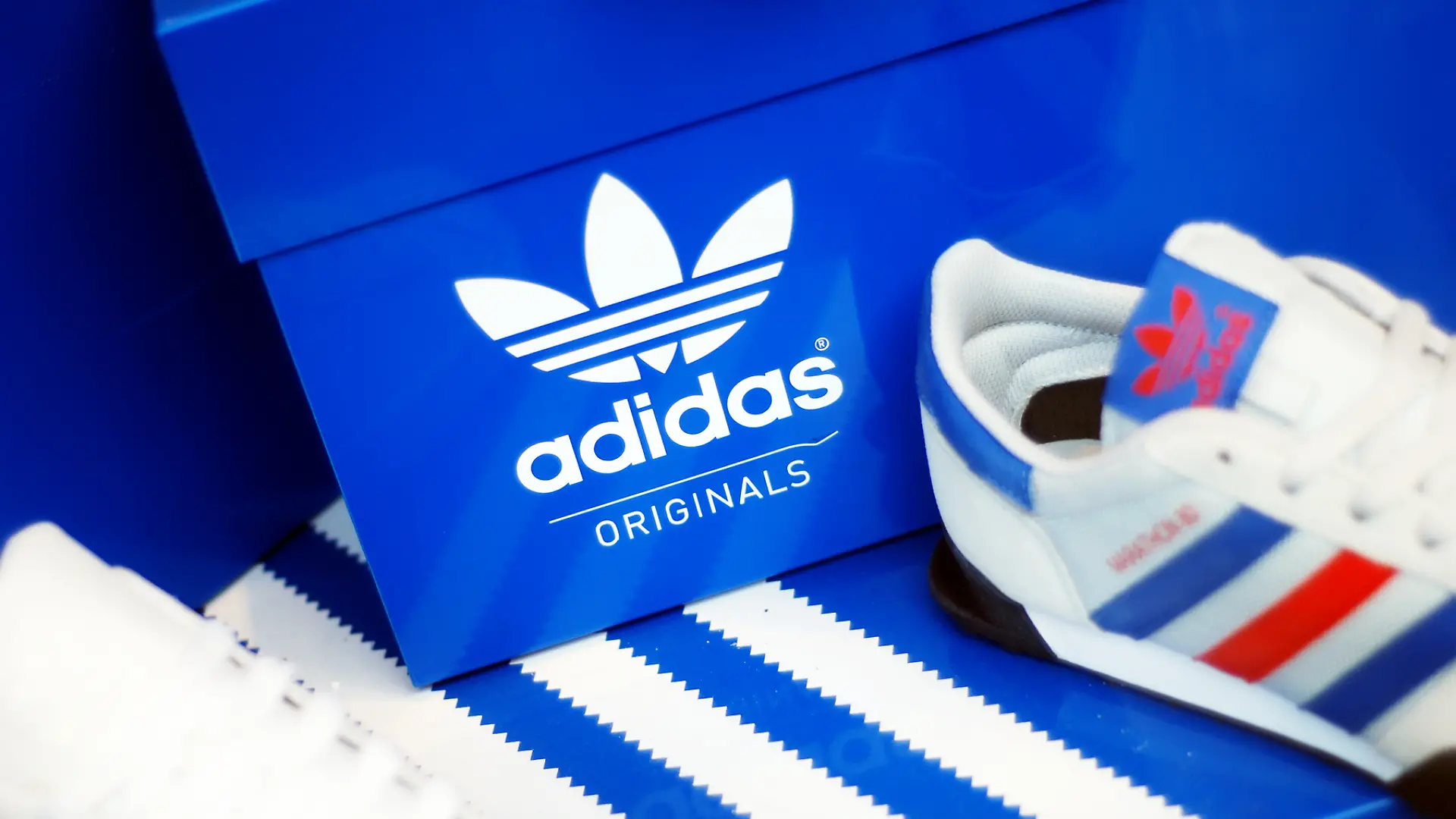 Sneaker von Adidas.