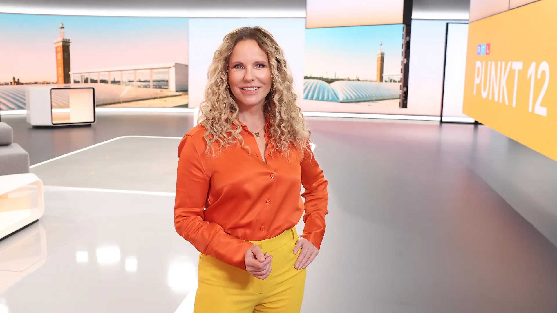 Katja Burkard im „Punkt 12”-Studio.