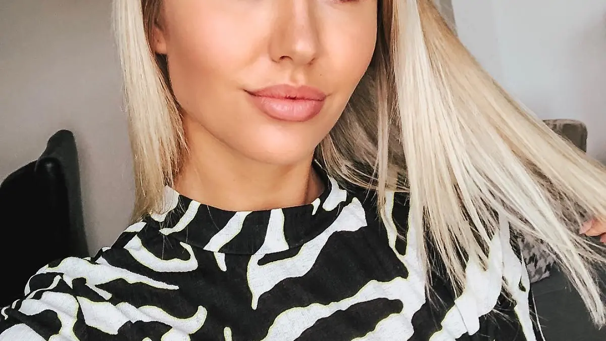 Lina Kolodochka Bachelor Selfie.jpg
