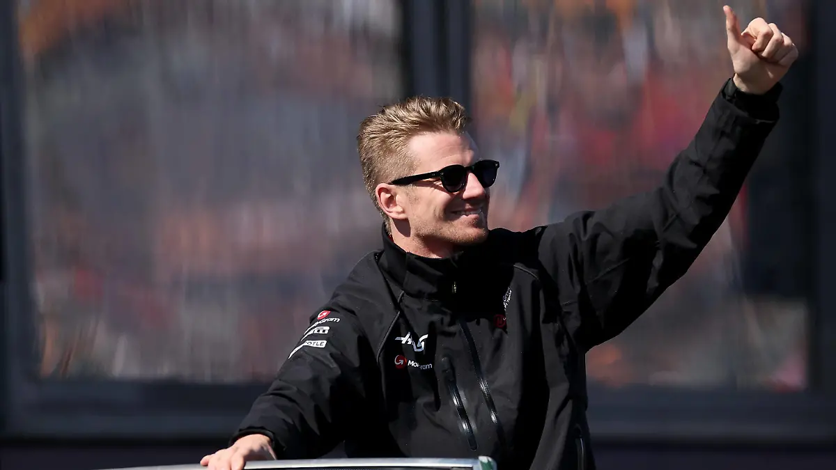 02.04.2023, Albert-Park, Melbourne, FORMULA 1 ROLEX AUSTRALIAN GRAND PRIX 2023 Fahrerparade: Nico Hülkenberg DEU, Moneygram Haas F1 Team Melbourne Albert-Park Victoria Australien PUBLICATIONxINxGERxSUIxAUTxONLY eu-images-506