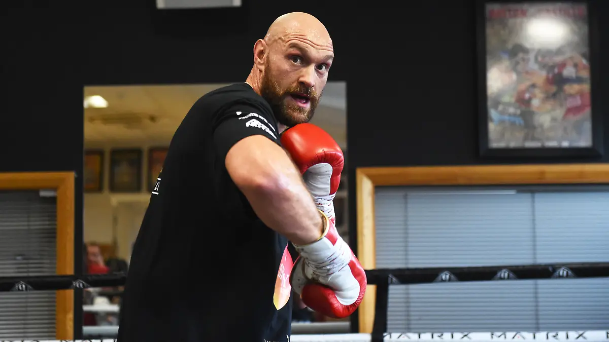 HYDE, ENGLAND - JULY 31: Tyson Fury trains during a media workout at Hatton Health & Fitness on July 31, 2018 in Hyde, England. (Photo by Nathan Stirk/Getty Images)