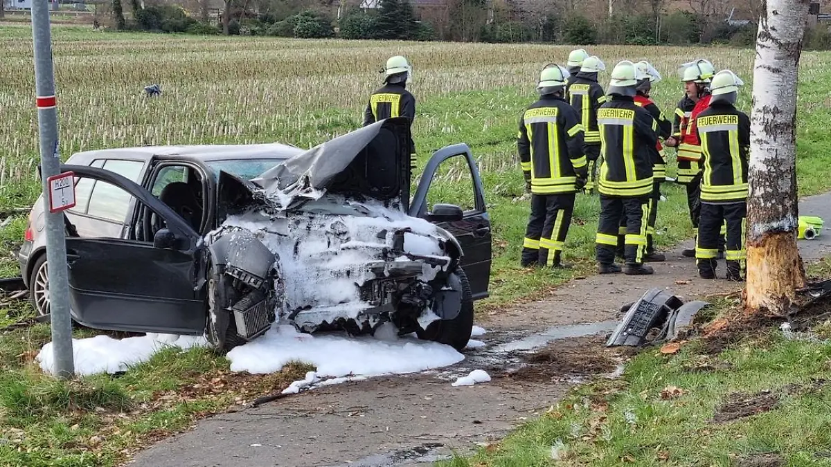 Unfallfahrzeug an der Unfallstelle