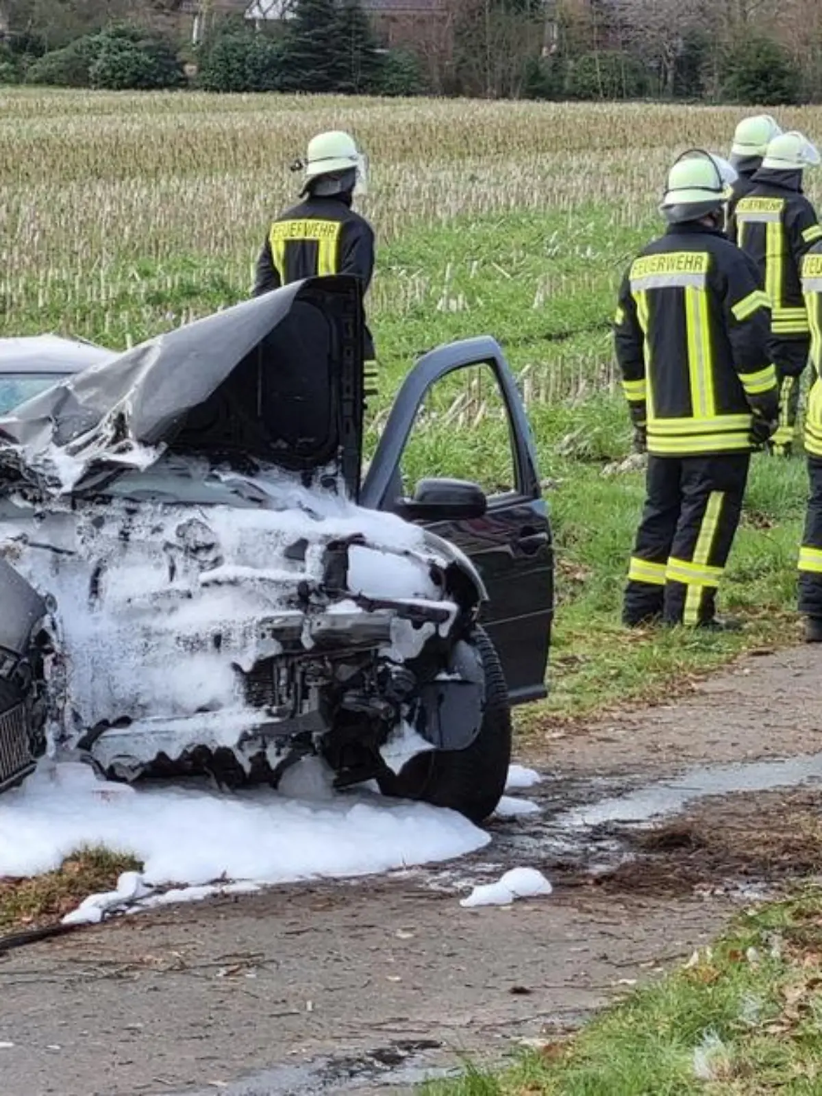 Unfallfahrzeug an der Unfallstelle
