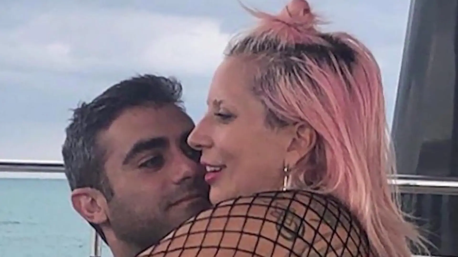 Lady Gaga steht zu ihrer neuen Liebe Instagram-Official