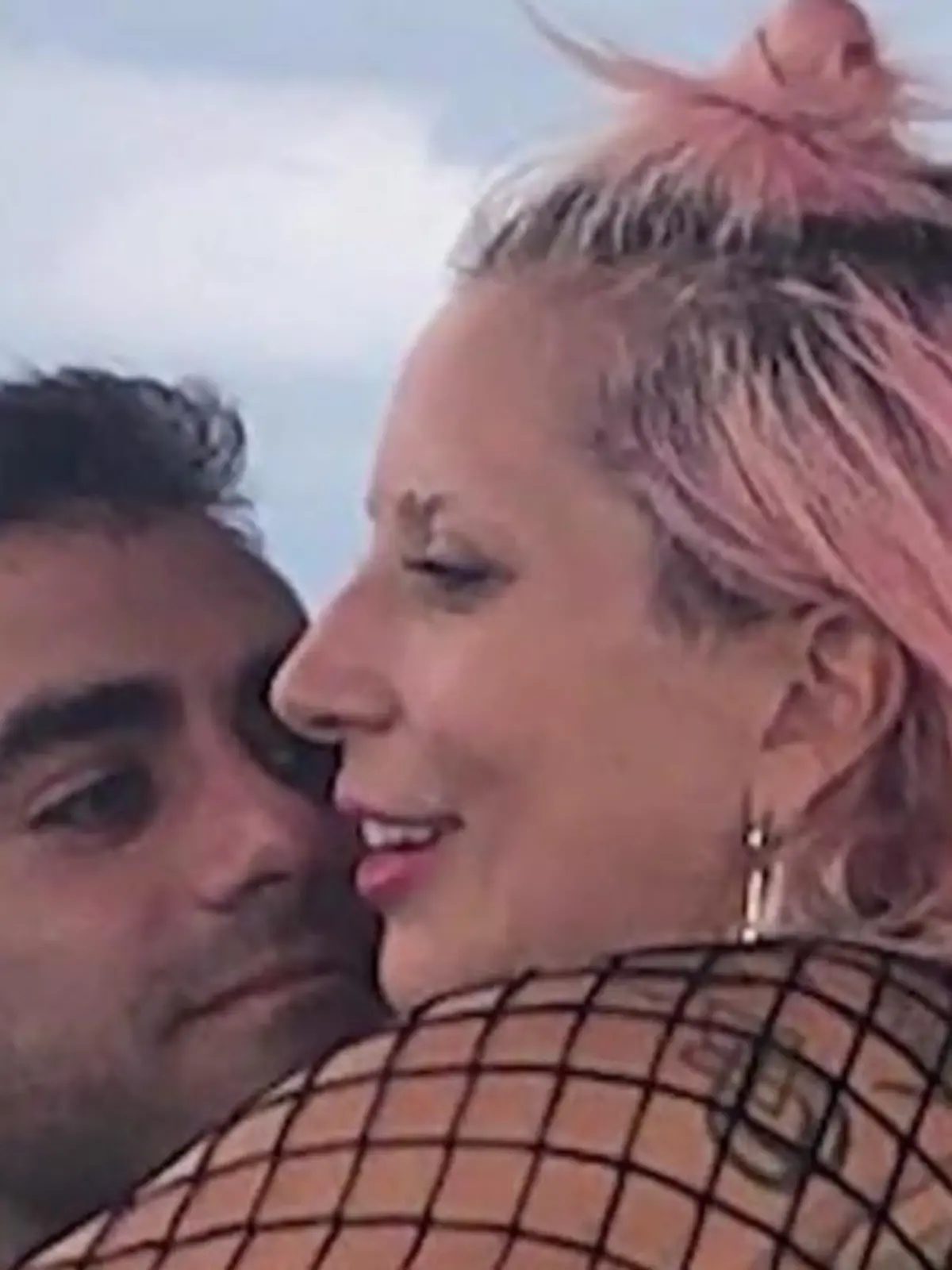 Bild zu: "Lady Gaga steht zu ihrer neuen Liebe"