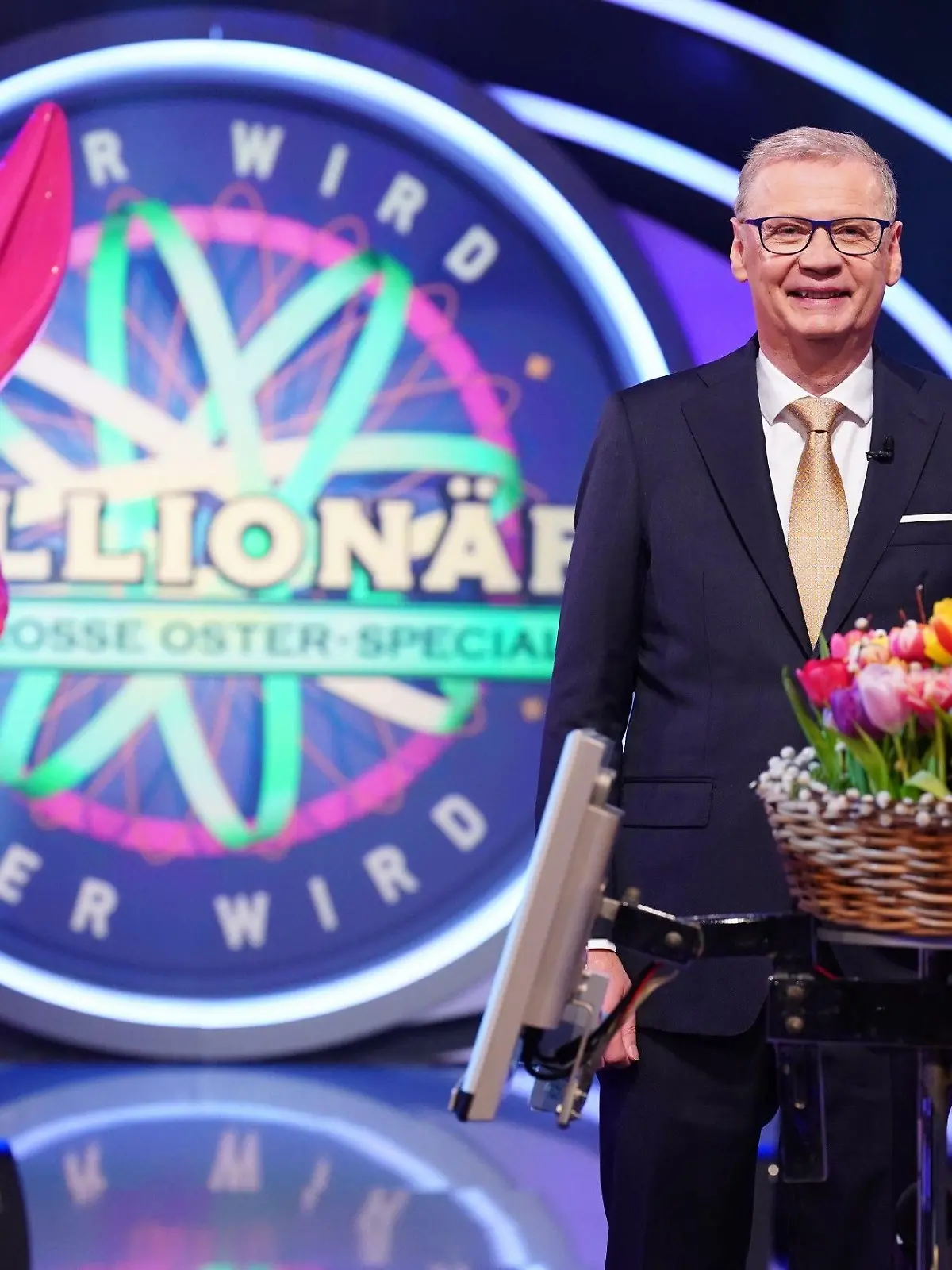 Moderator Günther Jauch

Die Verwendung des sendungsbezogenen Materials ist nur mit dem Hinweis und Verlinkung auf RTL+ gestattet.