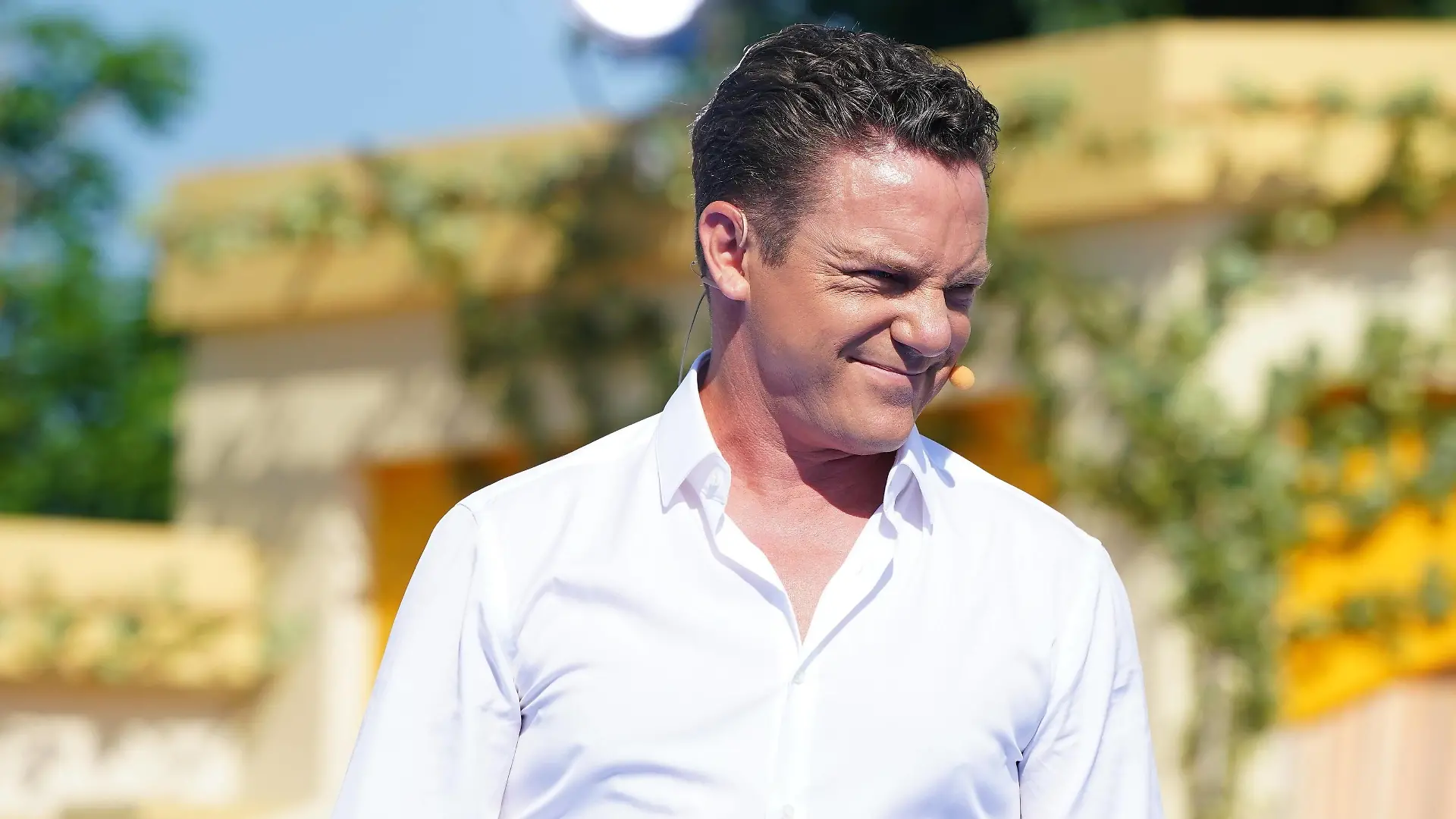 Die Live Unterhaltungsshow Immer wieder sonntags startet in die Saison 2021mit 400 Besuchern in die neue Saison. Stefan Mross darf endlich wieder mit Publikum vor der Kamera stehen / Die Live Unterhaltungsshow Immer wieder sonntags startet in die Saison 2021mit 400 Besuchern in die neue Saison., Deutschland, Rust, Europapark, Baden Wuerttemberg,14.06.2021 *** The live entertainment show Immer wieder sonntags starts into the season 2021with 400 visitors into the new season Stefan Mross may finally stand again with audience in front of the camera The live entertainment show Immer wieder sonntags starts into the season 2021with 400 visitors into the new season , Germany, Rust, Europapark, Baden Wuerttemberg,14 06 2021