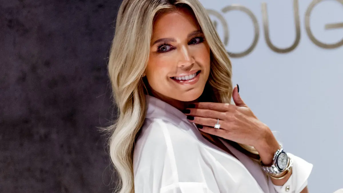 Sylvie Meis attends the Douglas Flagship-Store Opening at Unter den Linden in Berlin.
Pictured: Sylvie Meis
Ref: SPL5125509 301019 NON-EXCLUSIVE
Picture by: SplashNews.com
Splash News and Pictures
Los Angeles: 310-821-2666
New York: 212-619-2666
London: +44 (0)20 7644 7656
Berlin: +49 175 3764 166
photodesk@splashnews.com
World Rights,