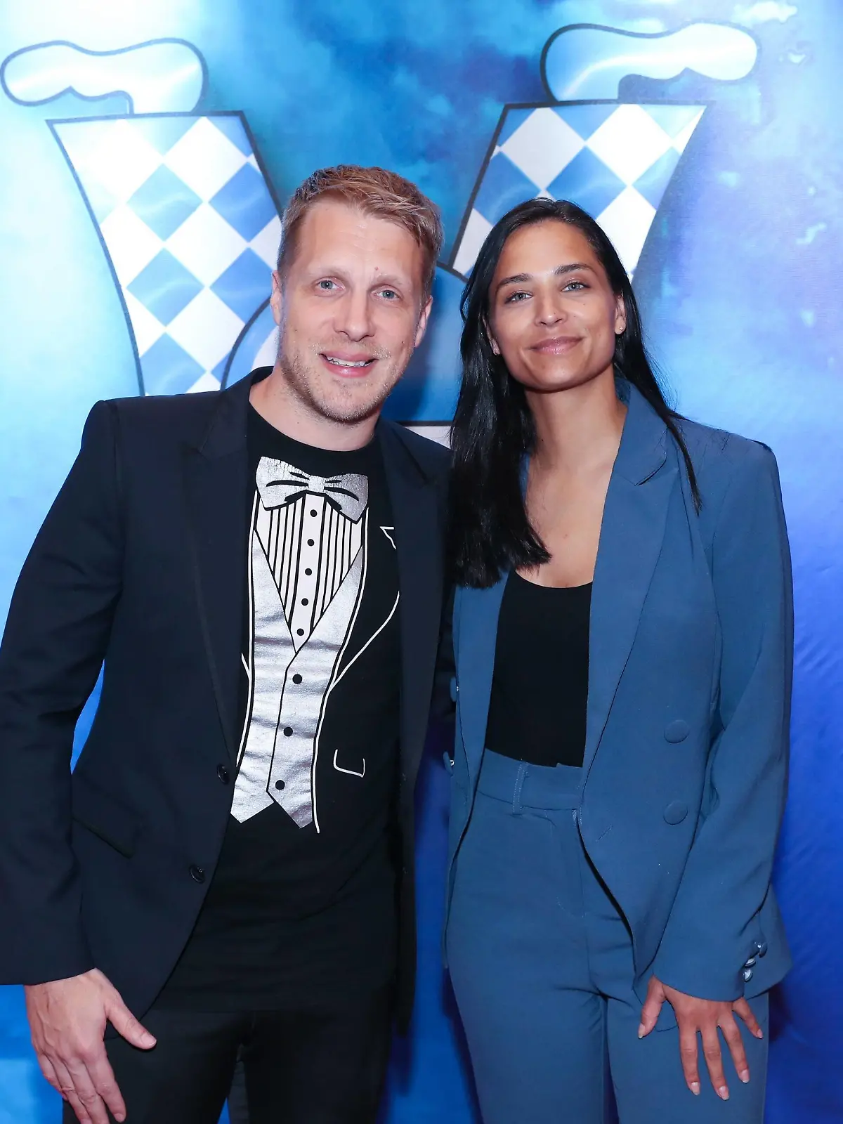  Hannover, Premiere Lindener Narren, Oliver Pocher wird 50. Ehrensenator der Lindener Narren , Oliver Pocher, freundin, amira ayln *** Hanover Premiere Linden Fools Oliver Pocher becomes 50 Honorary Senator of the Linden Fools Oliver Pocher freundin amira ayln