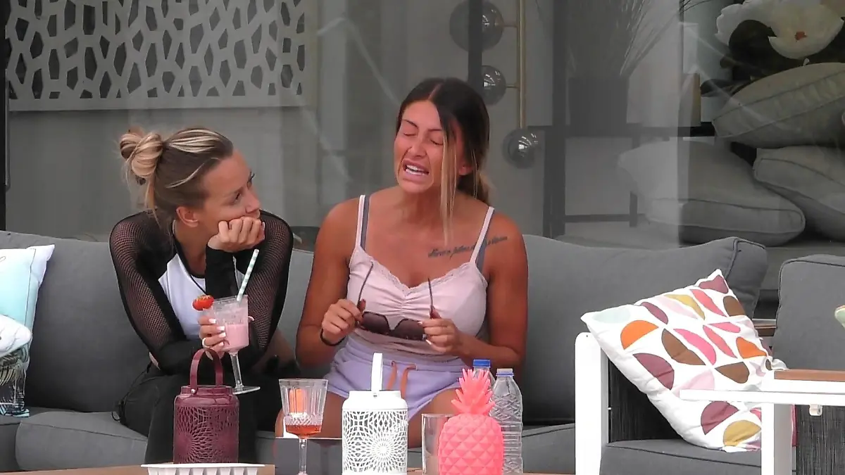 Nervenzusammenbruch bei Christina: "Es reicht!" Die Situation bei "Ex on the Beach" spitzt sich zu