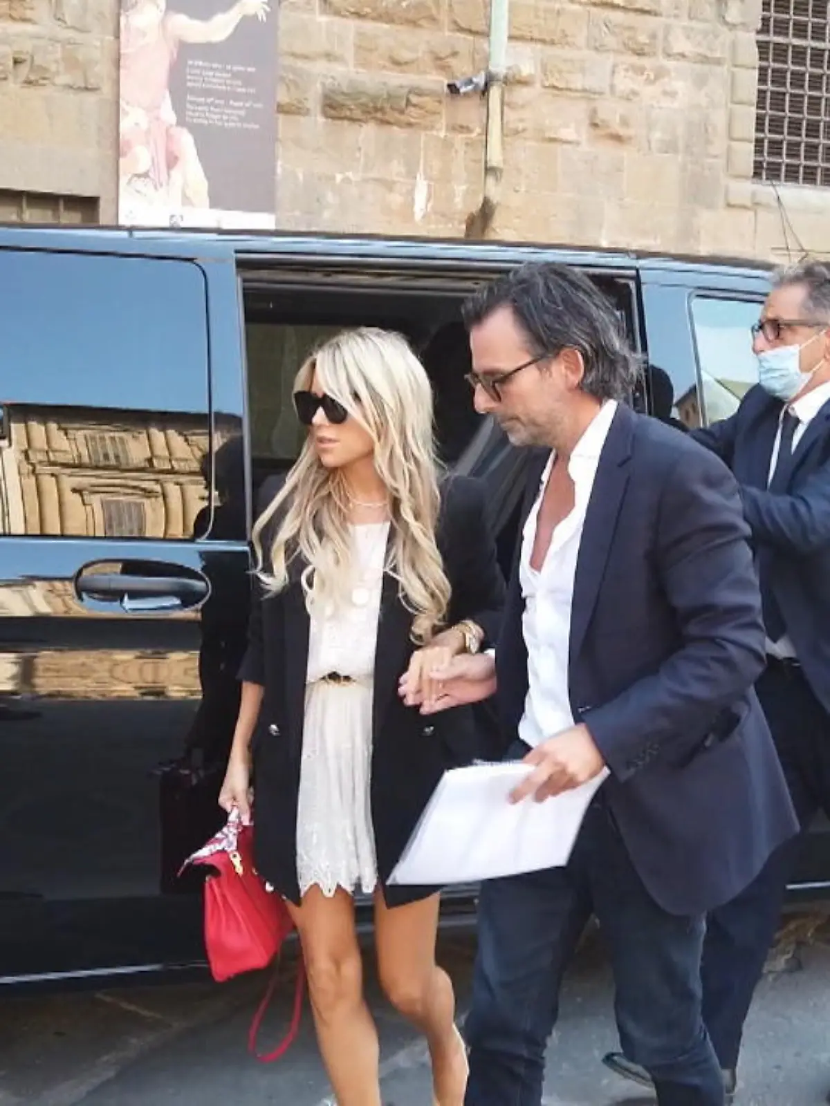 Bild zu: "Sylvie Meis und Niclas Castello in Florenz angekommen"