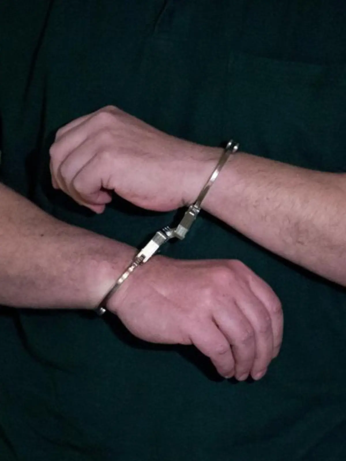 Angeklagter in Handschellen