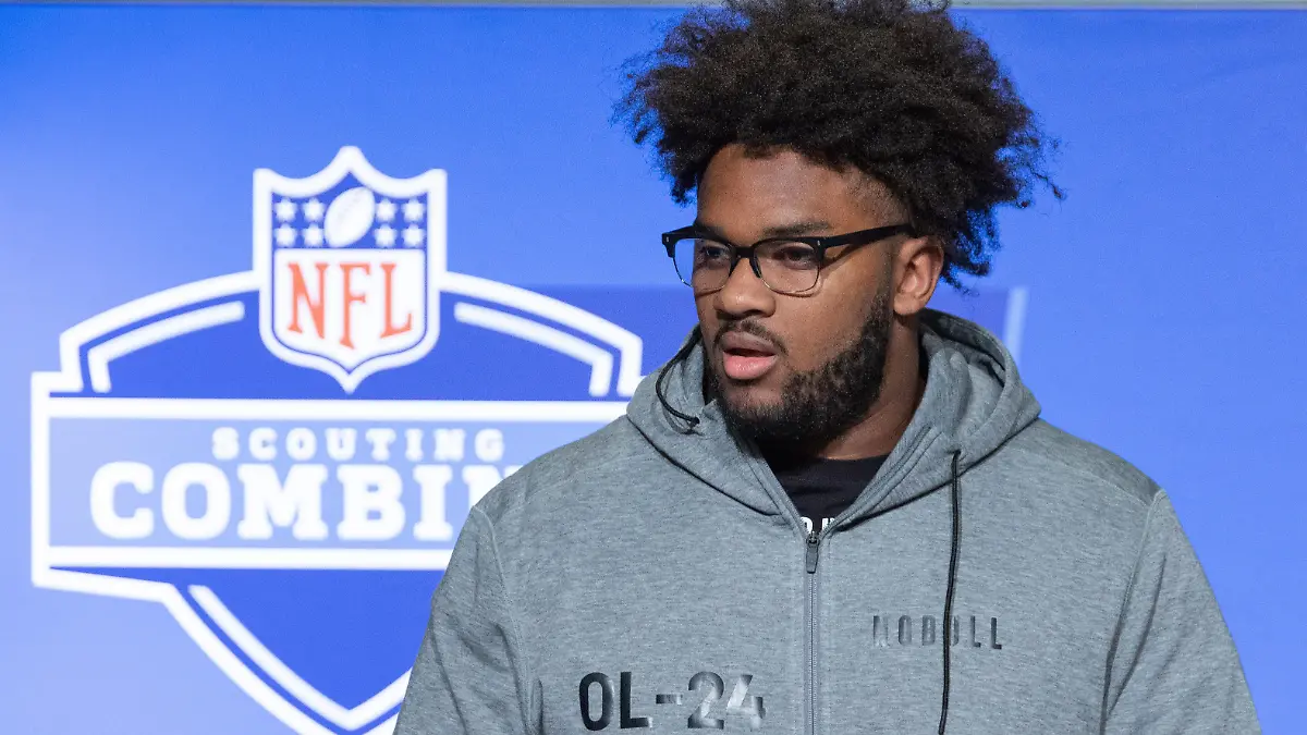 NFL, American Football Herren, USA Combine Mar 4, 2023 Indianapolis, IN, USA Ohio State offensive lineman Paris Johnson, Jr. OL24 speaks to the press at the NFL Combine at Lucas Oil Stadium. Indianapolis Lucas Oil Stadium IN USA, EDITORIAL USE ONLY PUBLICATIONxINxGERxSUIxAUTxONLY Copyright: xTrevorxRuszkowskix 20230304_jcd_br2_0192