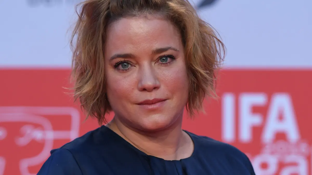 ARCHIV - Die Schauspielerin Muriel Baumeister kommt am 01.09.2016 in Berlin zur Eröffnungsgala der Internationalen Funk-Ausstellung IFA. (zu dpa «Schauspielerin Muriel Baumeister nach Alkoholfahrt verurteilt» vom 03.05.2017) Foto: Soeren Stache/dpa +++(c) dpa - Bildfunk+++