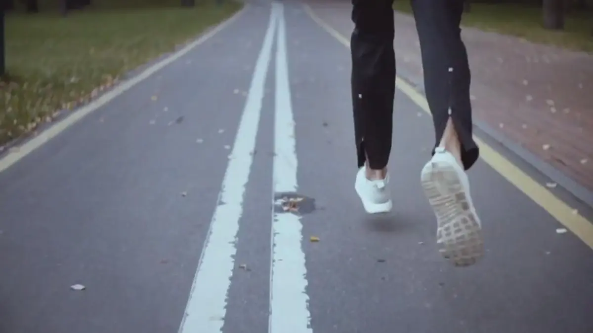 Schmerzen beim Joggen vermeiden: So geht's Mit den richtigen Laufschuhen